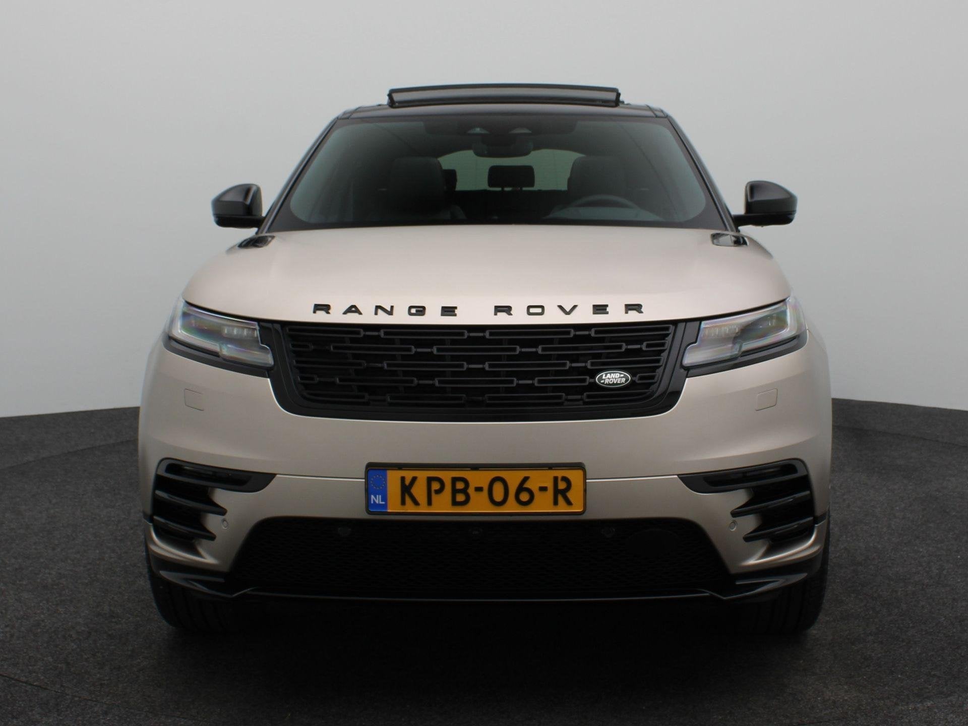 Land Rover Range Rover Velar 2.0 P400e AWD Belgravia Edition, Auto's, Land Rover, Automaat, 12 maanden, 404 pk, Euro 6