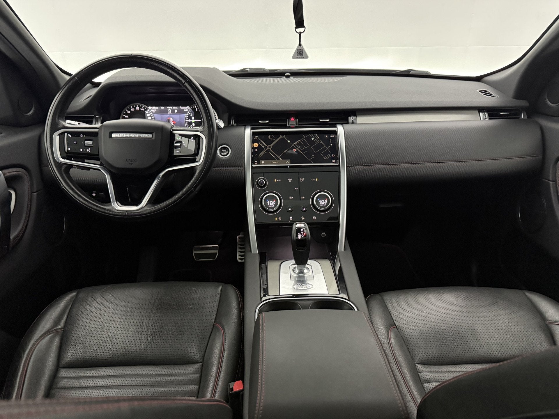 Land Rover Discovery Sport 1.5 P300e 4X4 R-Dynamic S Black E, Auto's, Automaat, 309 pk, 1497 cc, Gebruikt