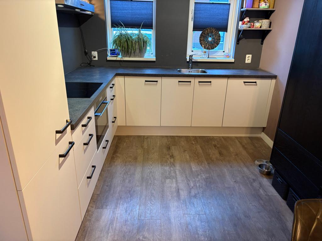 Complete hoekkeuken met Etna apparatuur, Ophalen, Gebruikt, Overige materialen, Wit