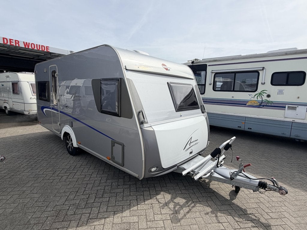 Bürstner Averso Fifty 460 TS Airco! Mooie tent fr b, Caravans en Kamperen, Caravans, Rondzit, Bedrijf, 750 - 1000 kg, 4 tot 5 meter