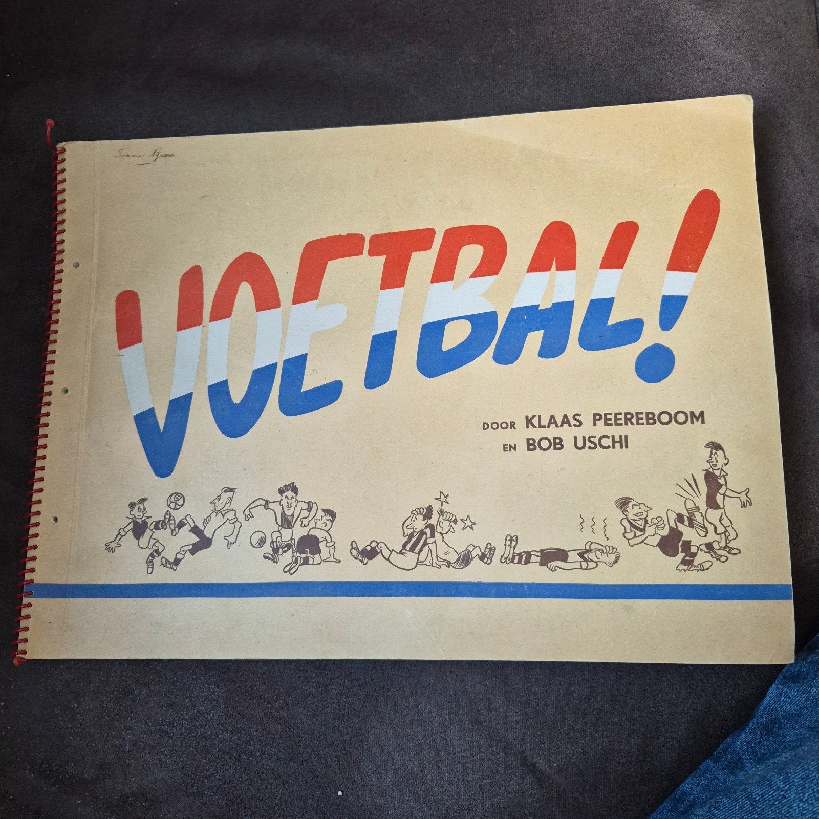 Voetbal! door Klaas Peereboom en Bob Uschi - Vintage Boek, Ophalen of Verzenden