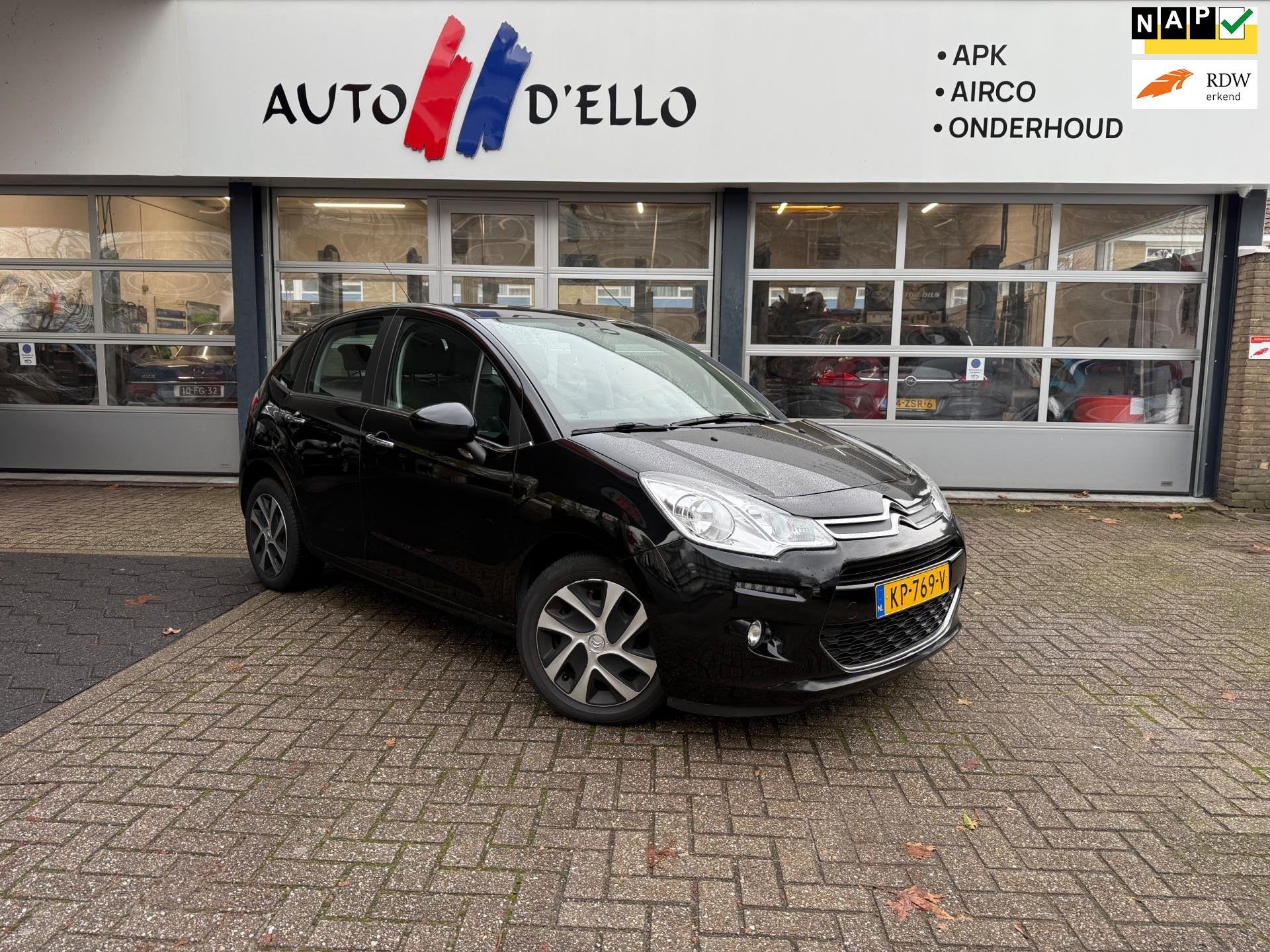Citroen C3 1.2 PureTech Selection AIRCO-NAVI-DEALERONDRHOUDE, Voorwielaandrijving, Stof, Gebruikt, 1199 cc