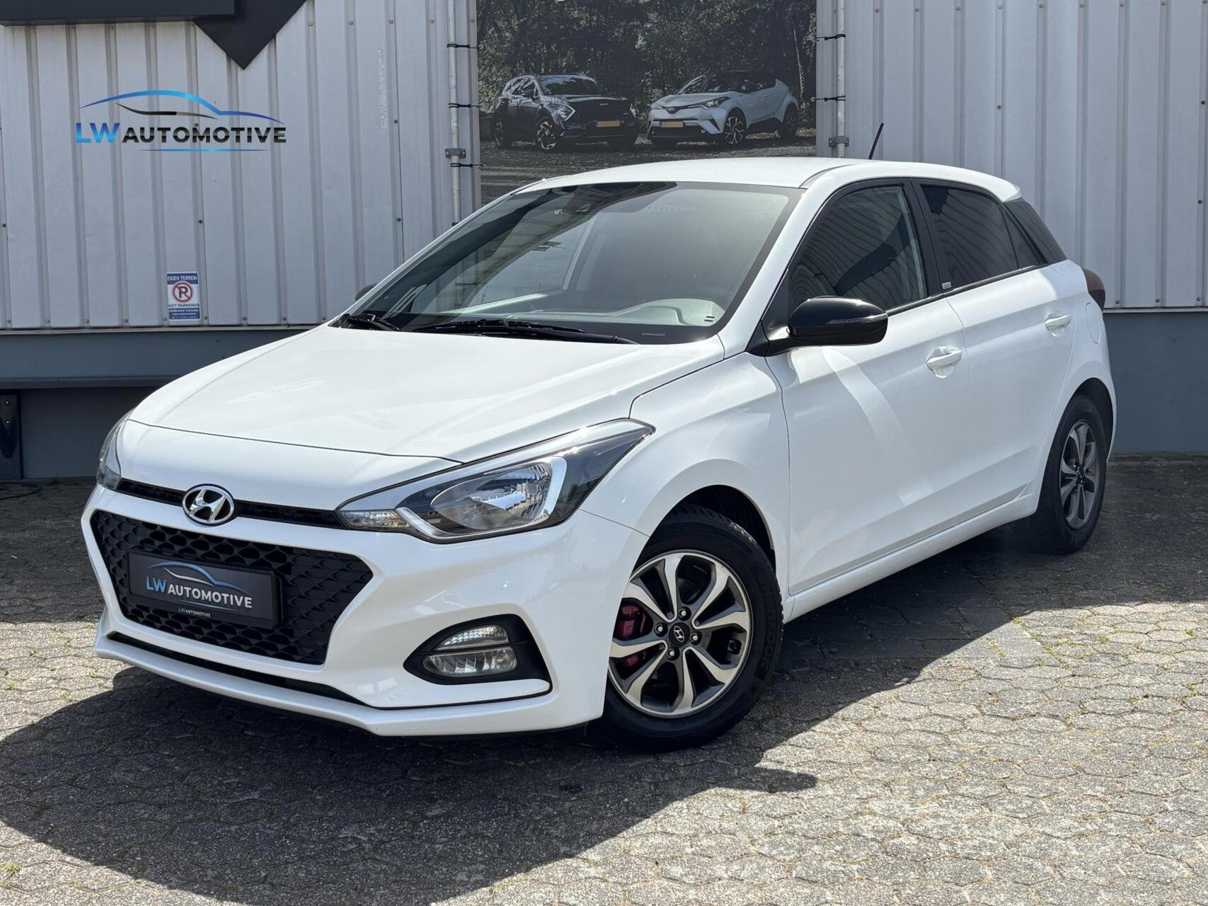 Hyundai i20 1.2 HP 84pk Comfort | Carplay | Camera | 16 inch, Auto's, Voorwielaandrijving, Stof, Gebruikt, 4 cilinders