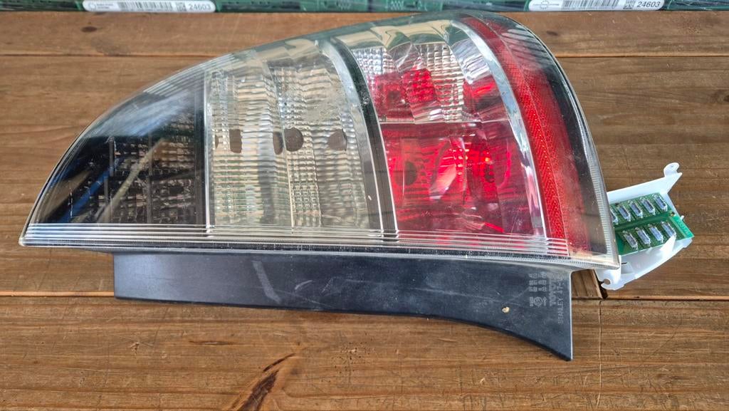 Toyota Prius Achterlicht - Gebruikt, Auto-onderdelen, Ophalen of Verzenden, Gebruikt, Toyota