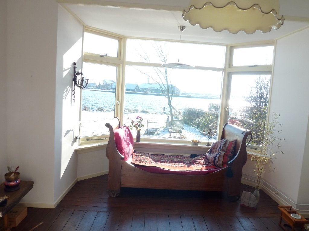 Karaktervol antiek empire bed (lit-bateau), Antiek en Kunst, Ophalen