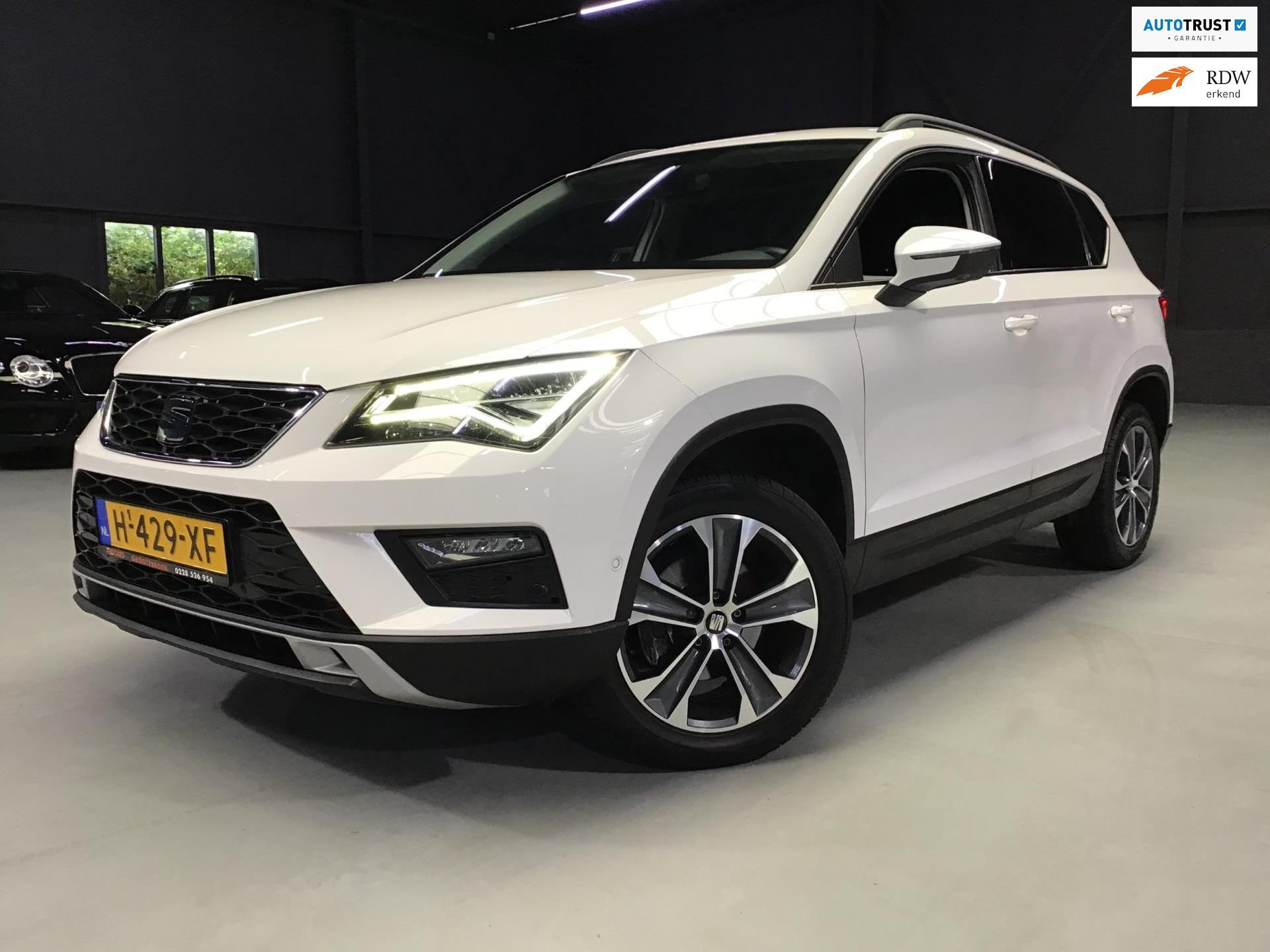 Seat Ateca 1.5 TSI Style Business Intense I Navi I Camera I, Auto's, Stof, 4 cilinders, 150 pk, Ateca