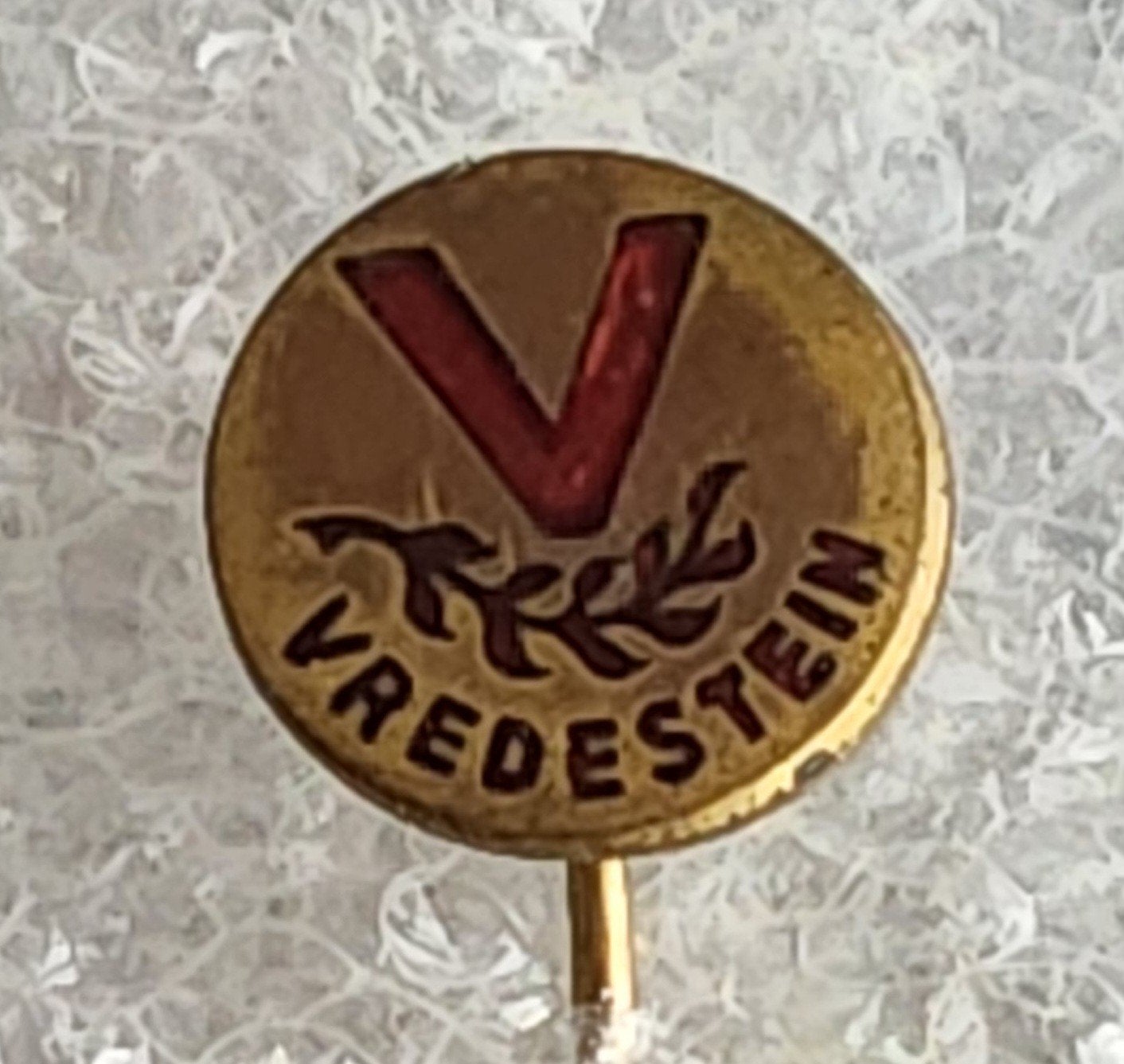 Vintage Emaille Speldje Vredestein Autobanden, Ophalen of Verzenden, Gebruikt, Merk, Speldje of Pin