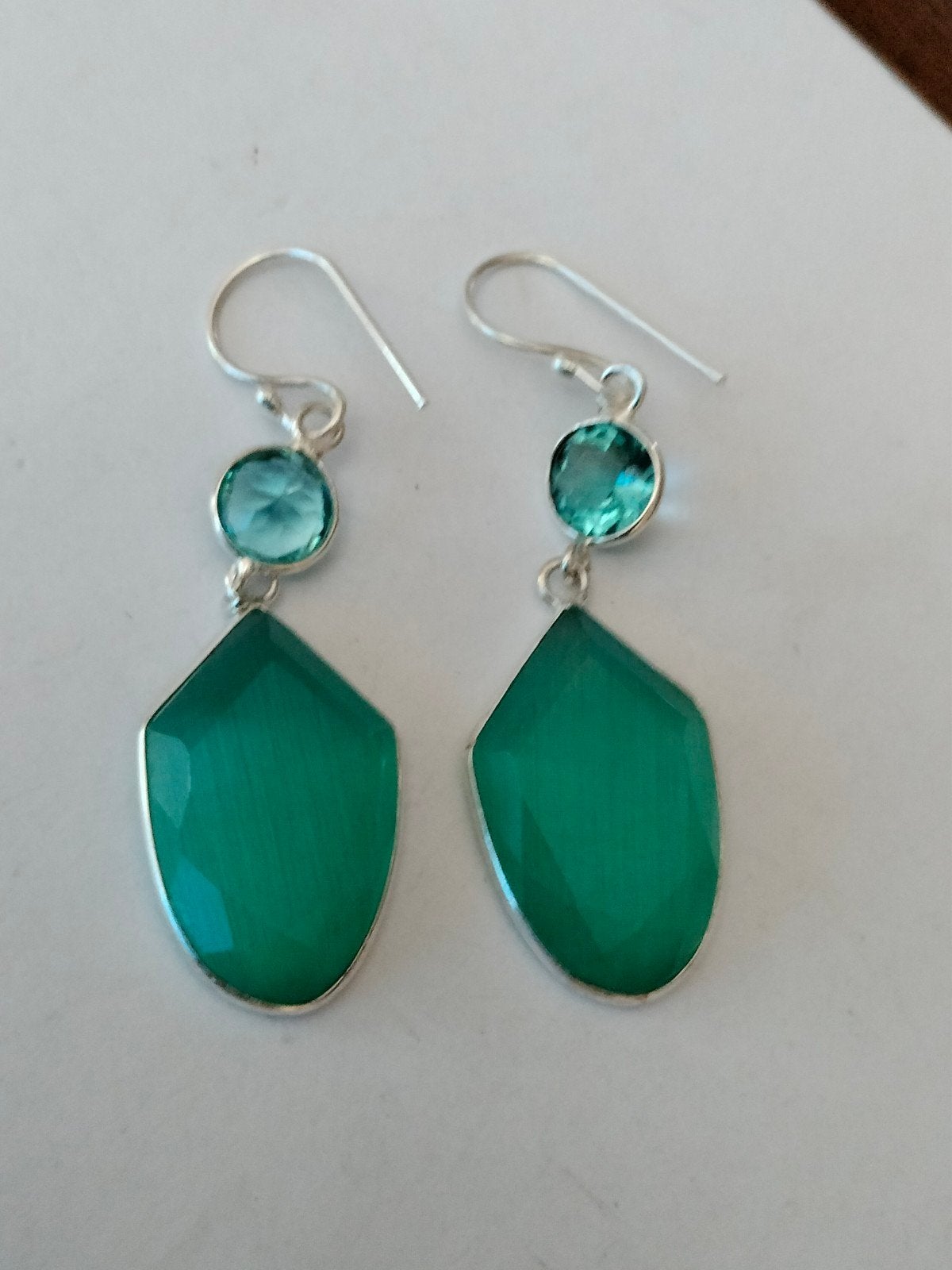Zilveren oorbellen met kattenoog en topaas, Sieraden, Tassen en Uiterlijk, Hangers, Nieuw, Met edelsteen, Zilver