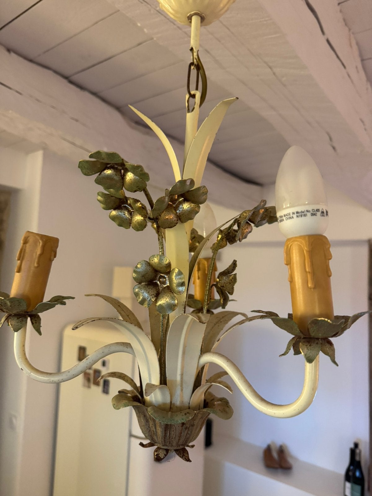 Franse kroonluchter met goudkleurige bloemen, Ophalen, Gebruikt, Metaal, E14 (klein)