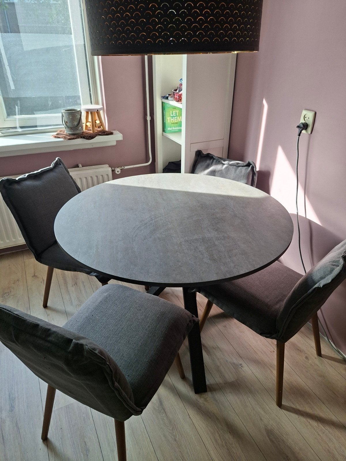 IKEA MARIEDAMM eettafel Ø105 cm + 4 stoelen (gebruikt), Huis en Inrichting, Tafels | Eettafels, Ophalen