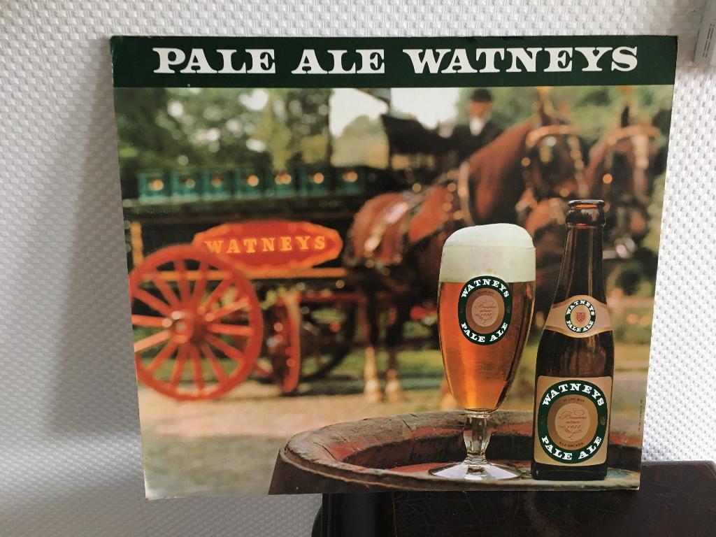 bier reclame Watneys Engeland bar mancave, Verzamelen, Biermerken, Verzenden, Zo goed als nieuw, Reclamebord, Plaat of Schild