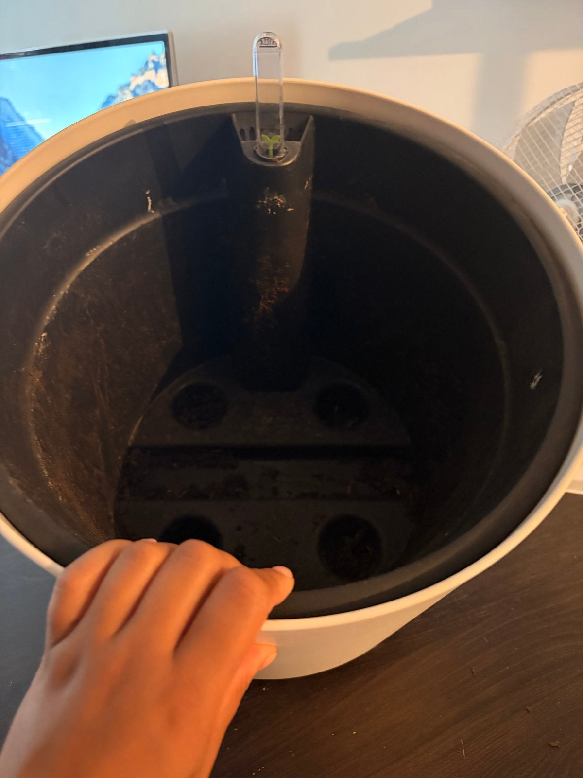 Witte bloempot met watermeter (elho), Kunststof, Gebruikt, Rond, Binnen