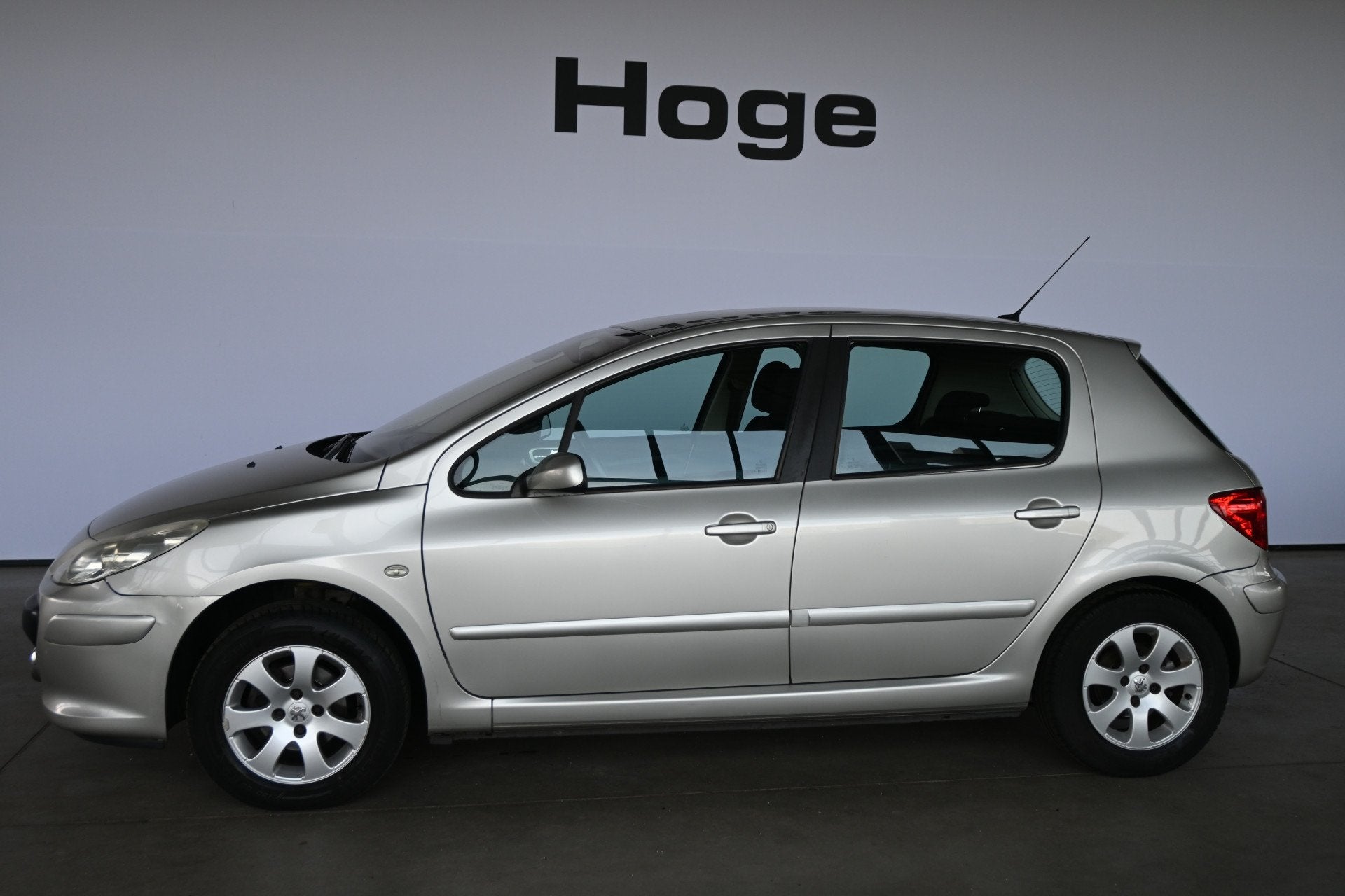 Peugeot 307 1.4-16V Premium Clima Cruise Control Trekhaak Ni, Auto's, Voorwielaandrijving, Zwart, 4 cilinders, 620 kg