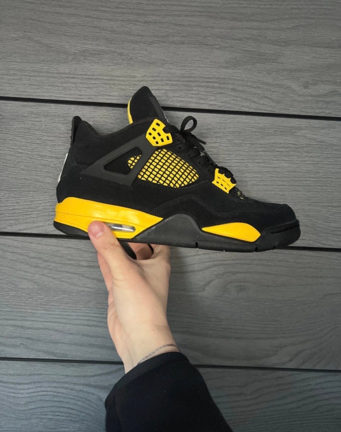 Nike Air Jordan 4 Retro Thunder Maat 42, Verzenden, Zo goed als nieuw, Zwart, Sneakers of Gympen