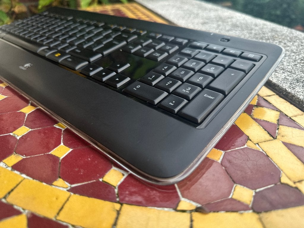logitech K800 Illuminated draadloos backlit, Ophalen, Multimediatoetsen, Logitech, Zo goed als nieuw
