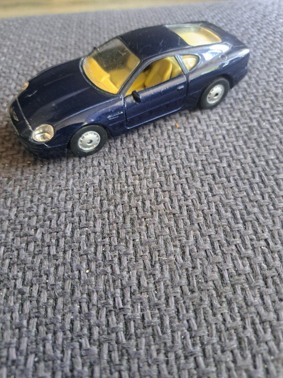 Maisto model aston Martin db7 1:40, Gebruikt, Auto, Ophalen of Verzenden, N.b