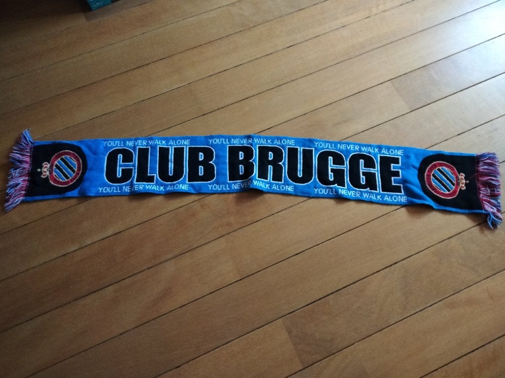 Sjaal club Brugge, Verzamelen, Sportartikelen en Voetbal, Ophalen of Verzenden, Gebruikt, Buitenlandse clubs, Vaantje of Sjaal