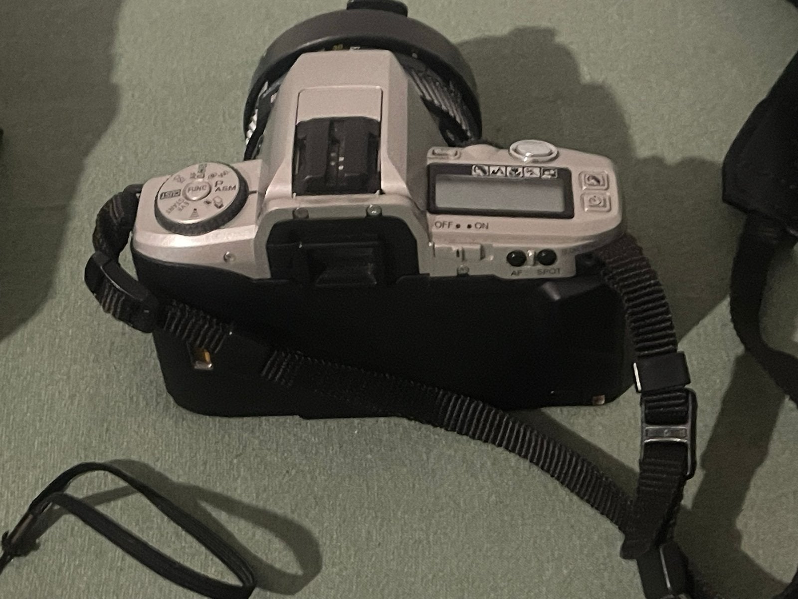 Drie camera's: Minolta Dynax 5 spiegelreflex en compactcamer, Ophalen of Verzenden, Gebruikt, Spiegelreflex, Minolta