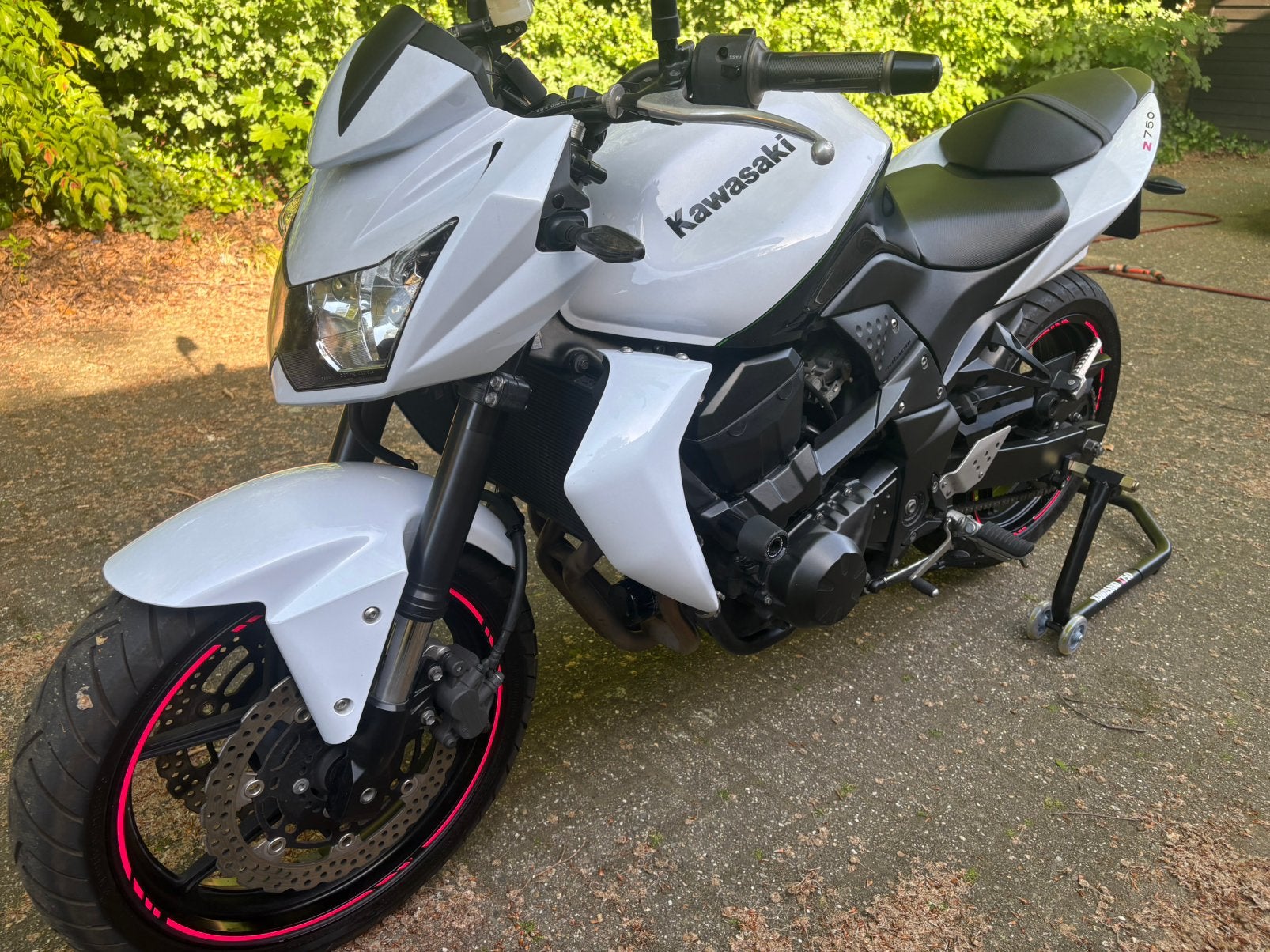 Kawasaki z750 verlaagd, Ophalen