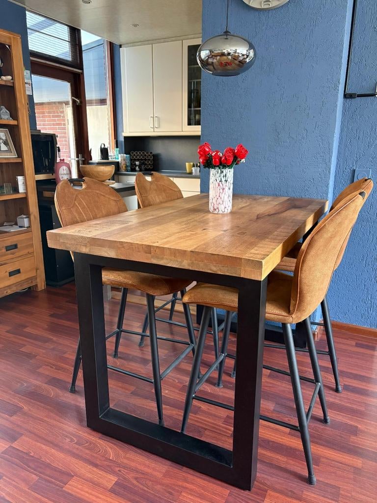 Eetkamerset: Mangohouten tafel met 4 stoelen, Huis en Inrichting, Complete eetkamers, Gebruikt, 4 tot 6 stoelen, Ophalen