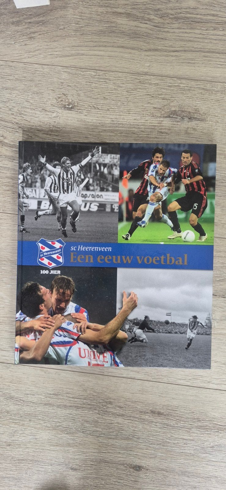 SC Heerenveen: Een Eeuw Voetbal - Boek, Ophalen of Verzenden, Zo goed als nieuw, Onbekend, Balsport