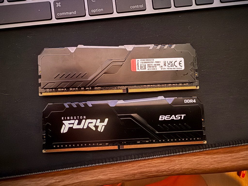 Kingston Fury Beast DDR4 2x 32GB = 64GB  3600Mhz met RGB, Computers en Software, DDR4, Ophalen of Verzenden, Zo goed als nieuw
