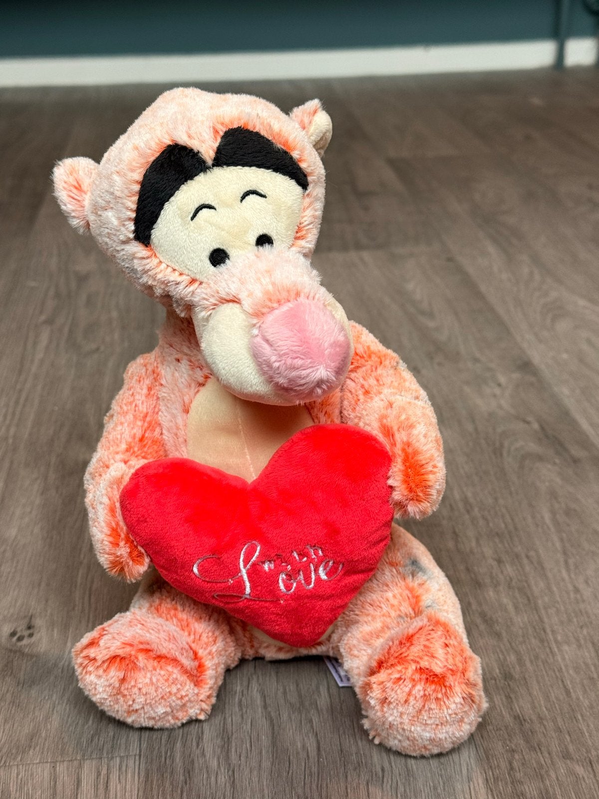 Tijgertje knuffel met hartje - Disney Winnie de Poeh, Oranje, Disney, Ophalen of Verzenden, Middelgroot (20 tot 80 cm)