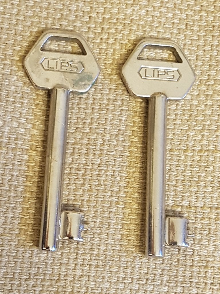 2 x Lips 109 Sleutel voor schuur, kelder, of kast, Verzenden, Gebruikt, Slot