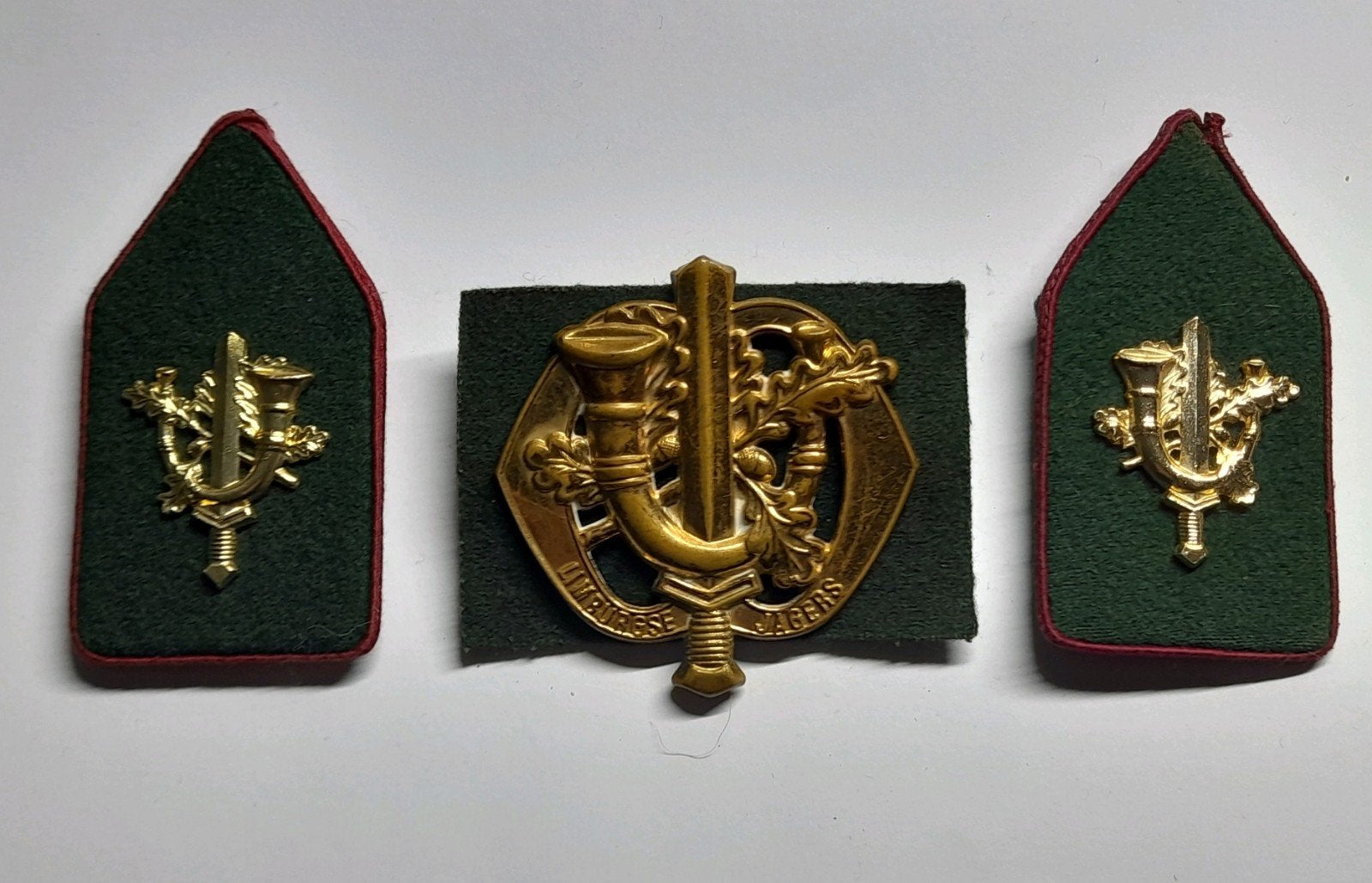 compleet setje Limburgse jagers, Ophalen of Verzenden, Landmacht, Nederland, Embleem of Badge