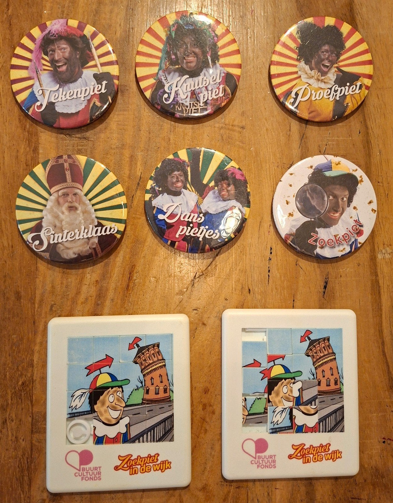 6 buttons 2x schuifspelletje bergen op zoom sinterklaas, Ophalen of Verzenden, Gebruikt