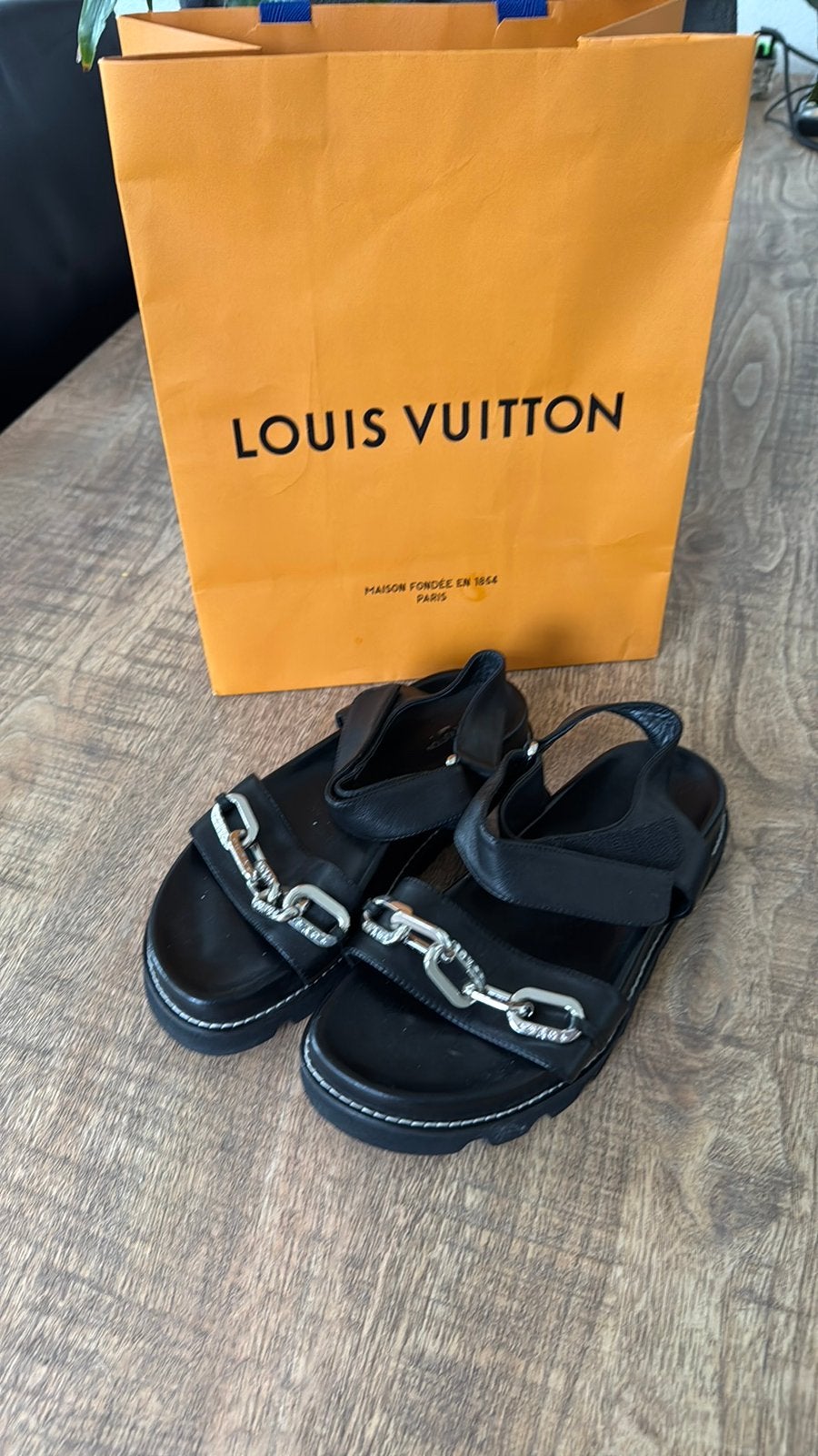 Louis Vuitton sandalen, Zwart, Zo goed als nieuw, Sandalen of Muiltjes, Ophalen of Verzenden