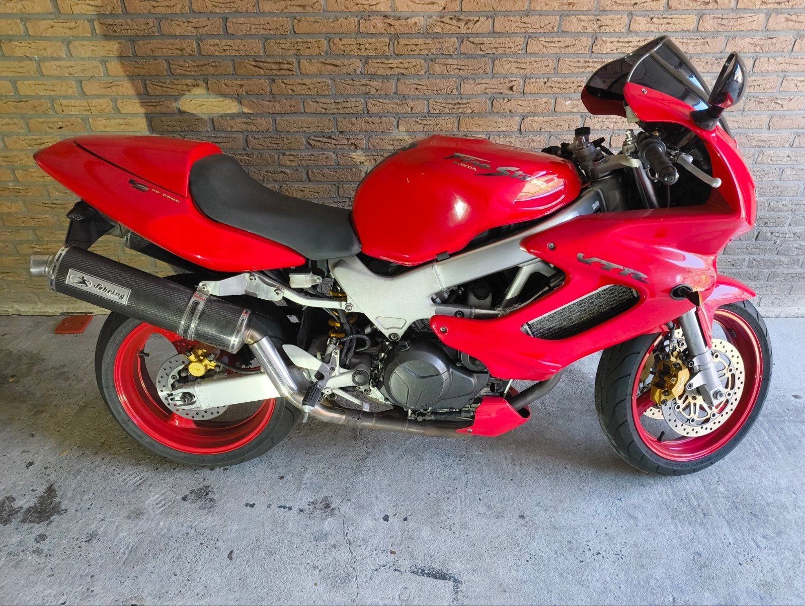 Mooie vtr1000 f/Firestorm aangeboden., Motoren, 2 cilinders, Motorrijbewijs A, Gebruikt, Handgeschakeld