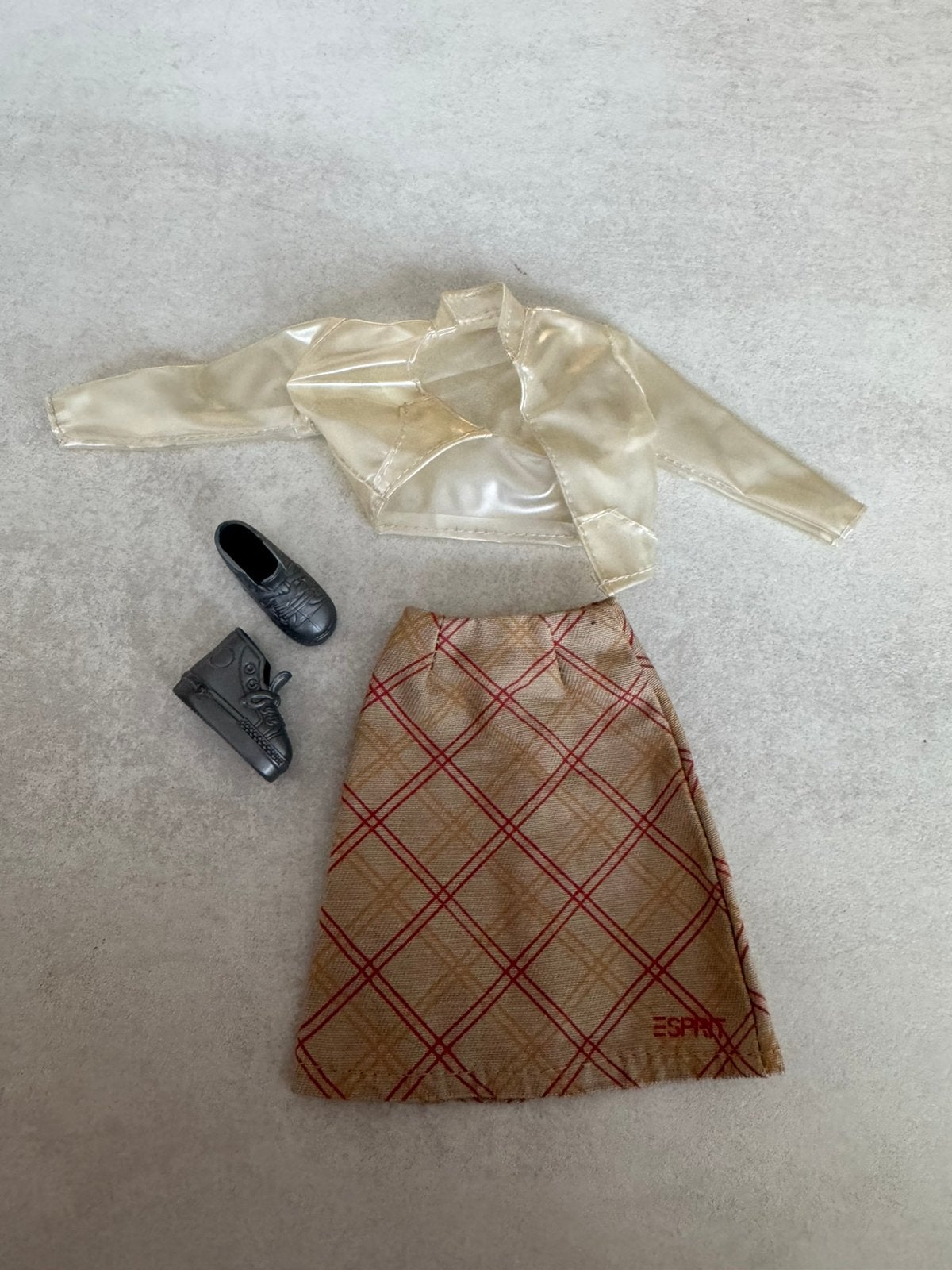 Barbie esprit fashion, Ophalen of Verzenden, Gebruikt, Kleertjes