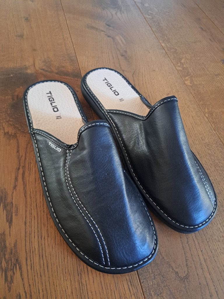 Tiglio pantoffels / slippers maat 46, Zwart, Nieuw, Ophalen of Verzenden, Pantoffels of Sloffen