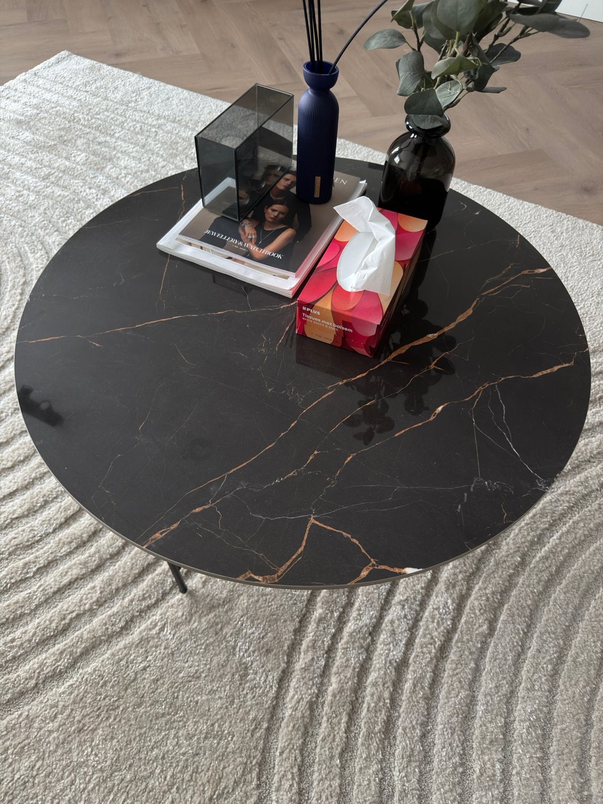 Moderne ronde salontafel met marmer blad, Ophalen, Rond, 50 tot 100 cm, Zo goed als nieuw