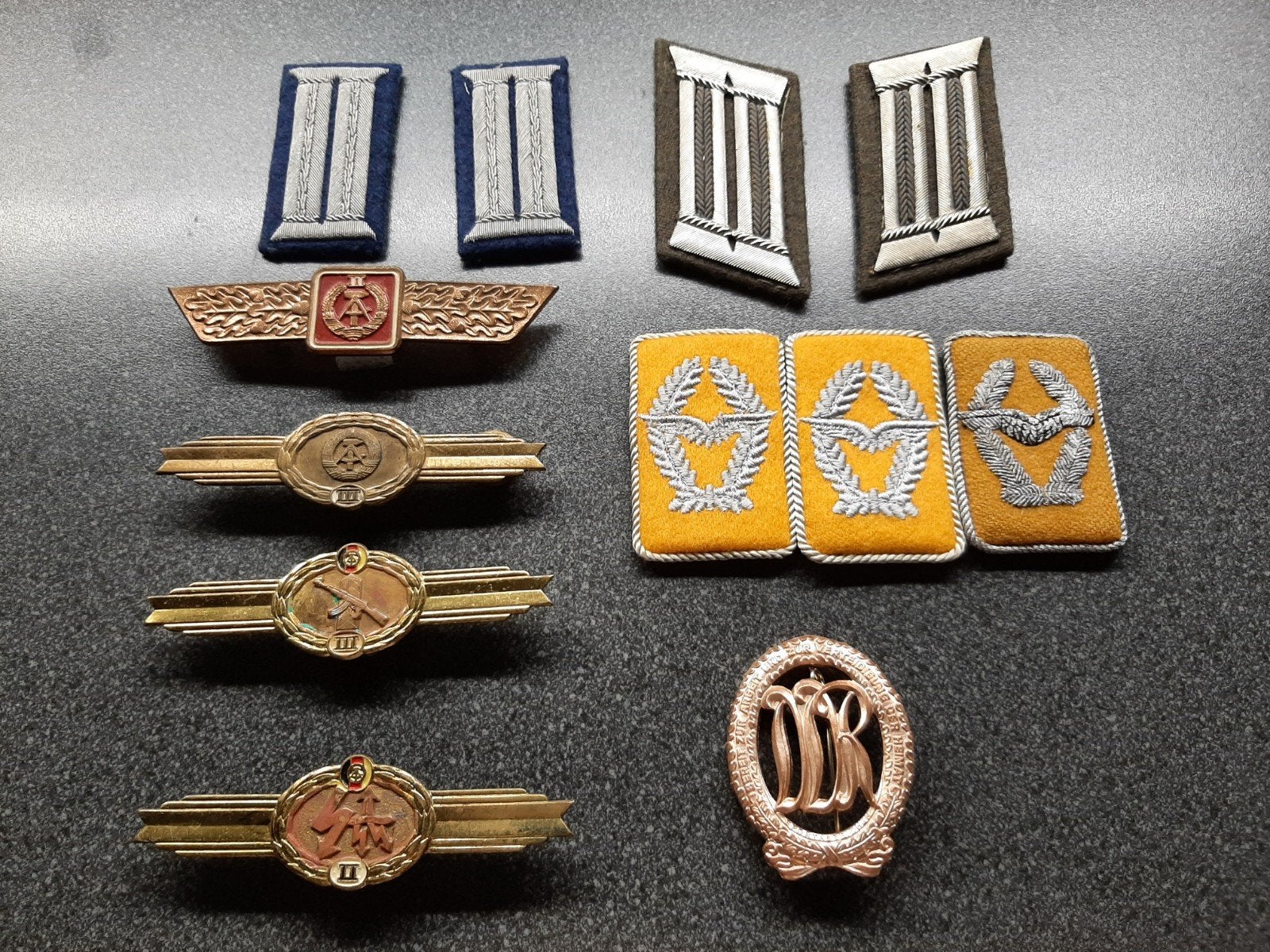 DDR  -  Militaria   divers  ., Ophalen of Verzenden, Landmacht, Duitsland, Embleem of Badge