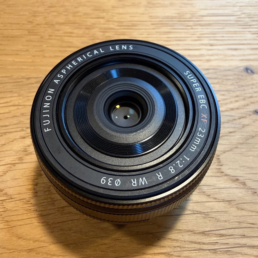 Fujifilm XF 23mm f/2.8 R WR Pancake objectief Zwart, Fujifilm, Ophalen of Verzenden, Zo goed als nieuw, Standaardlens