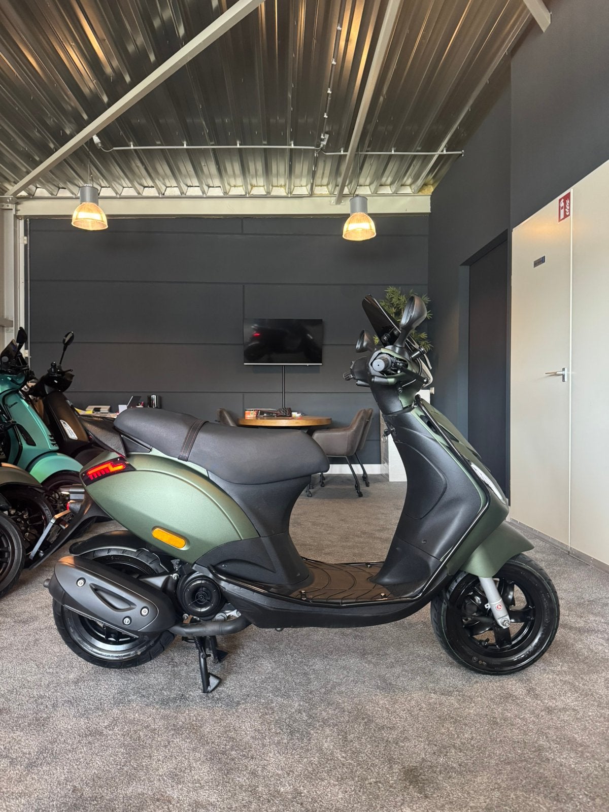 Piaggio Zip 50S | 2024 | Full option | Brom | Garantie, Fietsen en Brommers, Scooters | Piaggio, Ophalen, Maximaal 45 km/u, Zip