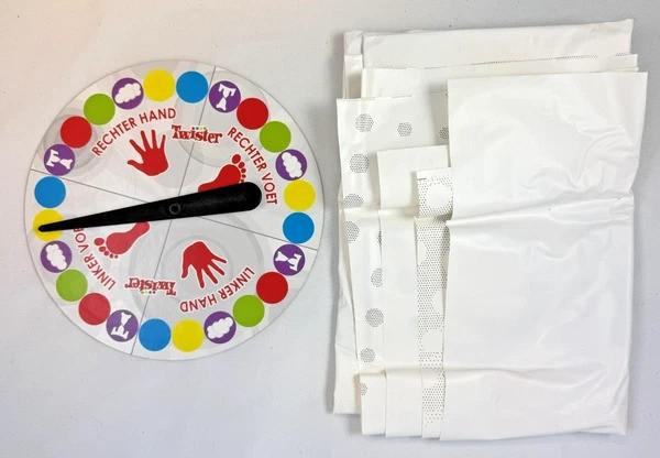 Hasbro Twister Gezelschapsspel Partyspel met 2 extra moves, Hobby en Vrije tijd, Gezelschapsspellen | Bordspellen, Coolsingel 104, 3011 AG Rotterdam, Netherlands