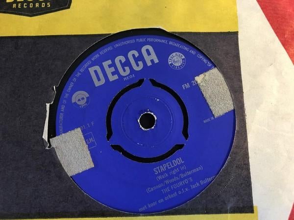 The Fouryo's – Stapeldol 1963 NL pop 7", Gebruikt, 7 inch, Single, Ophalen of Verzenden