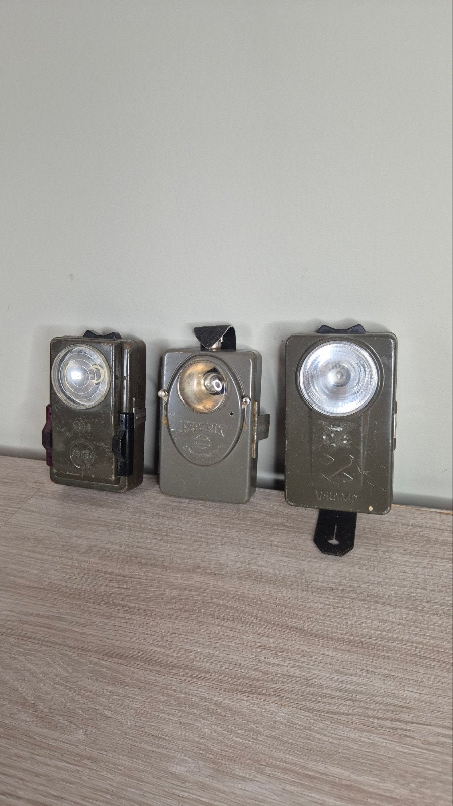 Set van 3 oude Militaire Zaklampen o.a. Duits, Ophalen of Verzenden, Landmacht, Duitsland