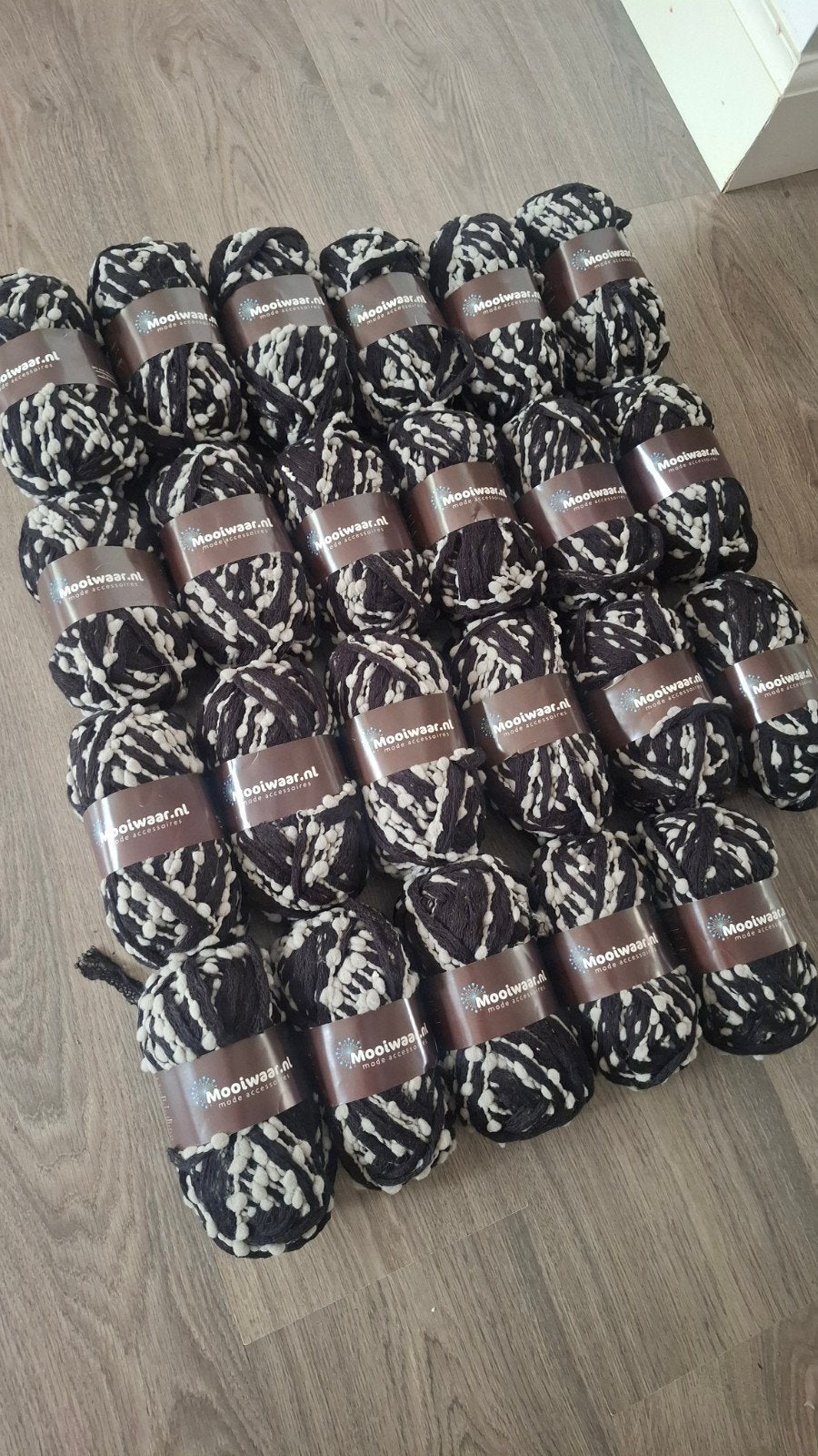 1 bol nieuw fantasie garen sjaaltjeswol, Ophalen of Verzenden, Nieuw, Breien of Haken, Wol of Garen