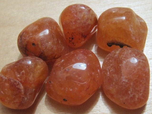 ed. 2x 50Kt aparte edelsteen CARNEOOL (7), Verzenden, Nieuw