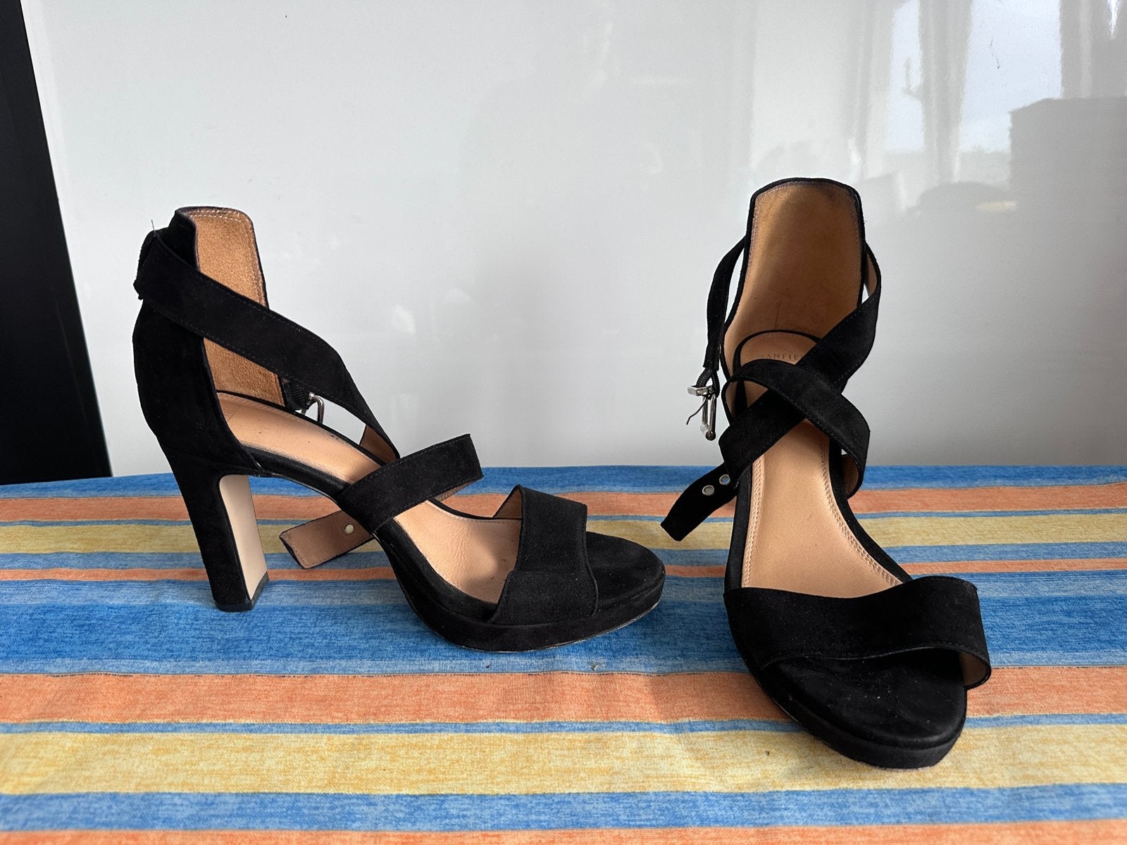 Manfield Zwarte Suède Sandalen met Blokhak, Kleding | Dames, Ophalen, Zo goed als nieuw, Zwart, Sandalen of Muiltjes