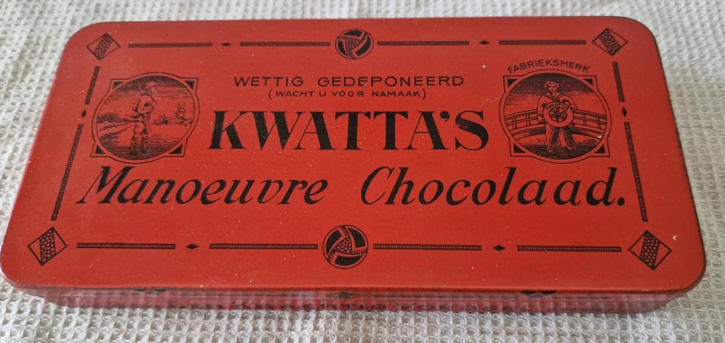 Vintage Kwatta's Manoeuvre Chocolaad Blik ca 1930, Verzamelen, Blikken, Gebruikt, Overige, Overige merken, Ophalen of Verzenden