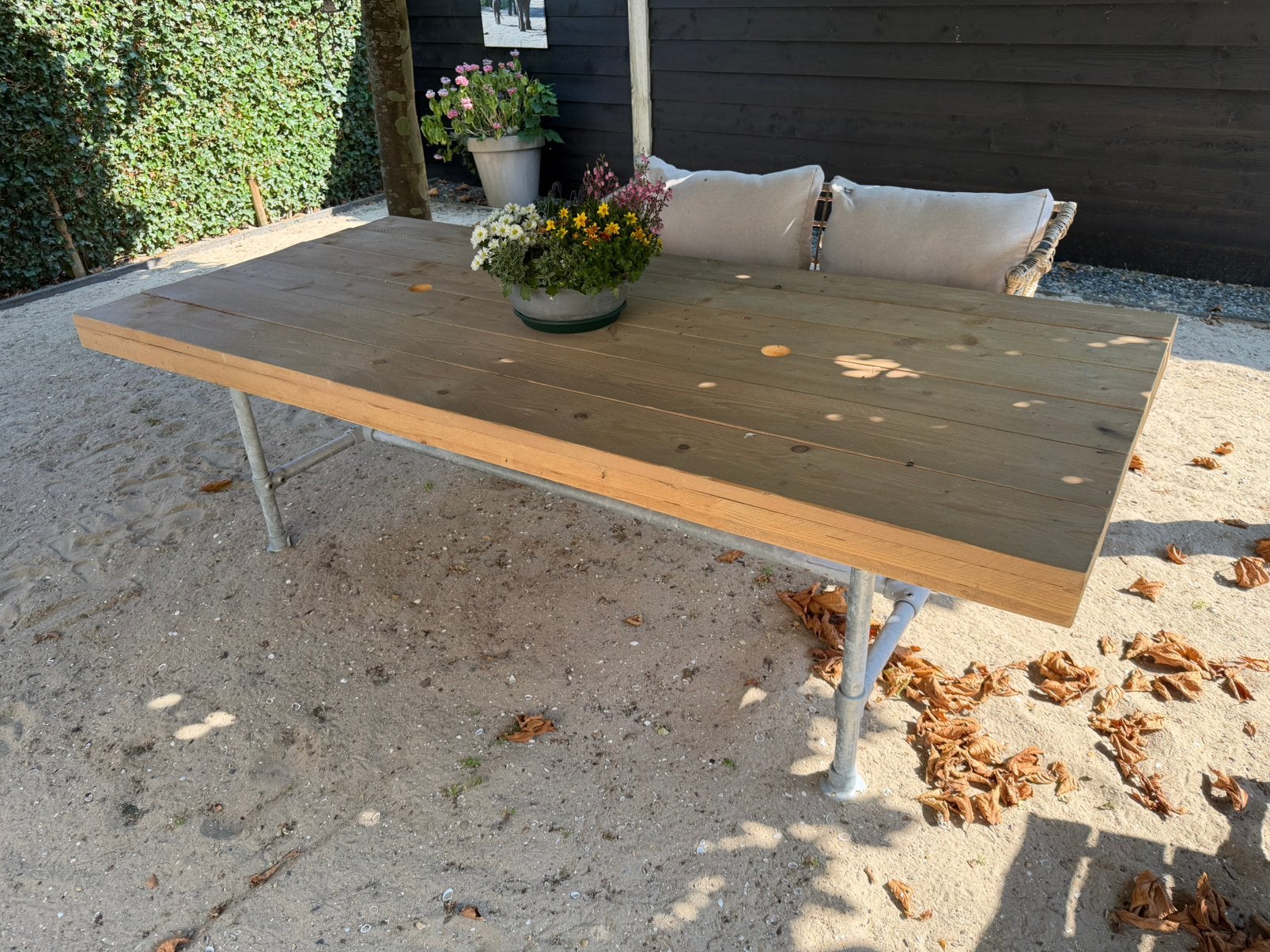 Steigerhouten tafel; metalen buizen onderstel, Ophalen, Zo goed als nieuw, Rechthoekig, Hout