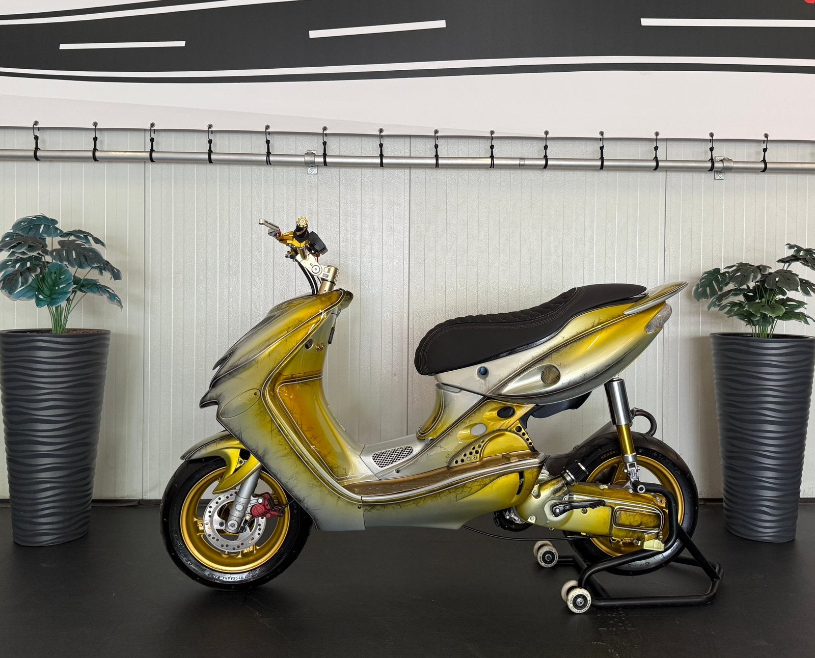 Malaguti Firefox 70cc scooter • Nieuwstaat • Kenteken •, Fietsen en Brommers, Ophalen of Verzenden, Zo goed als nieuw, Benzine