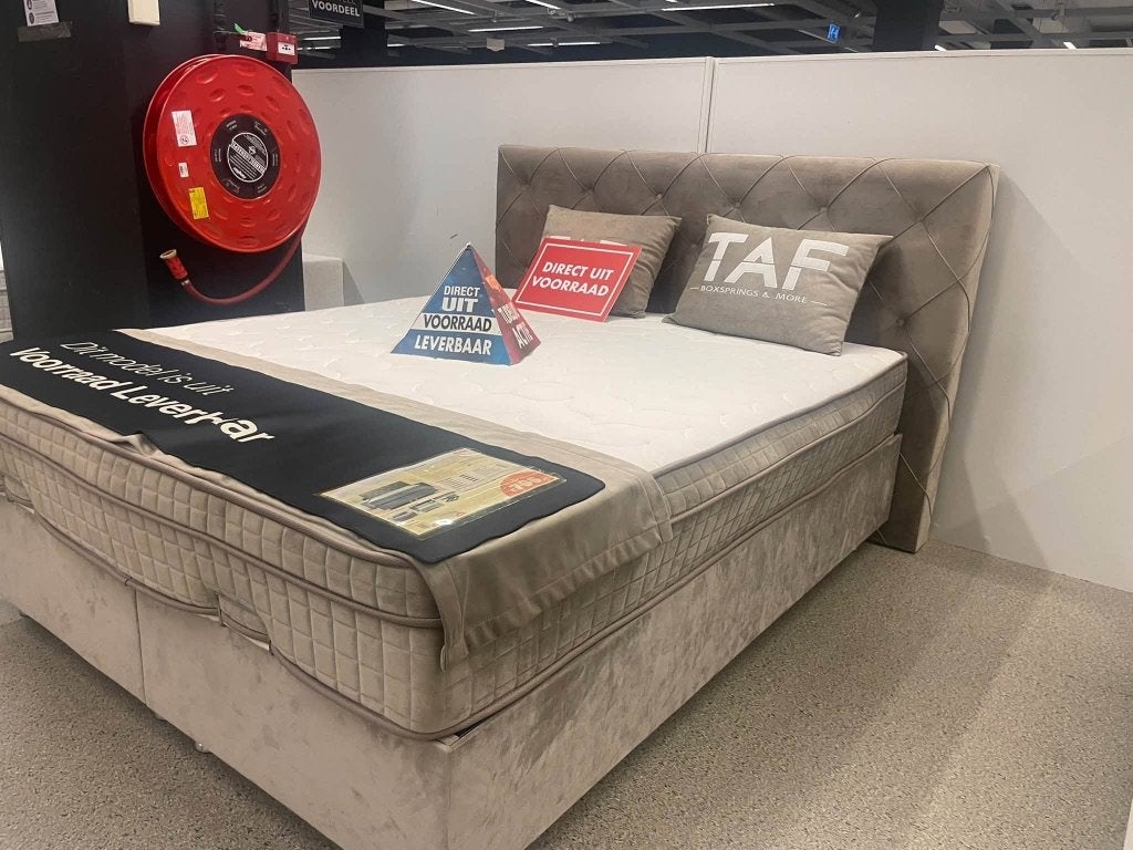 Foto 5 van Boxspring Opberg bed met matras va €595