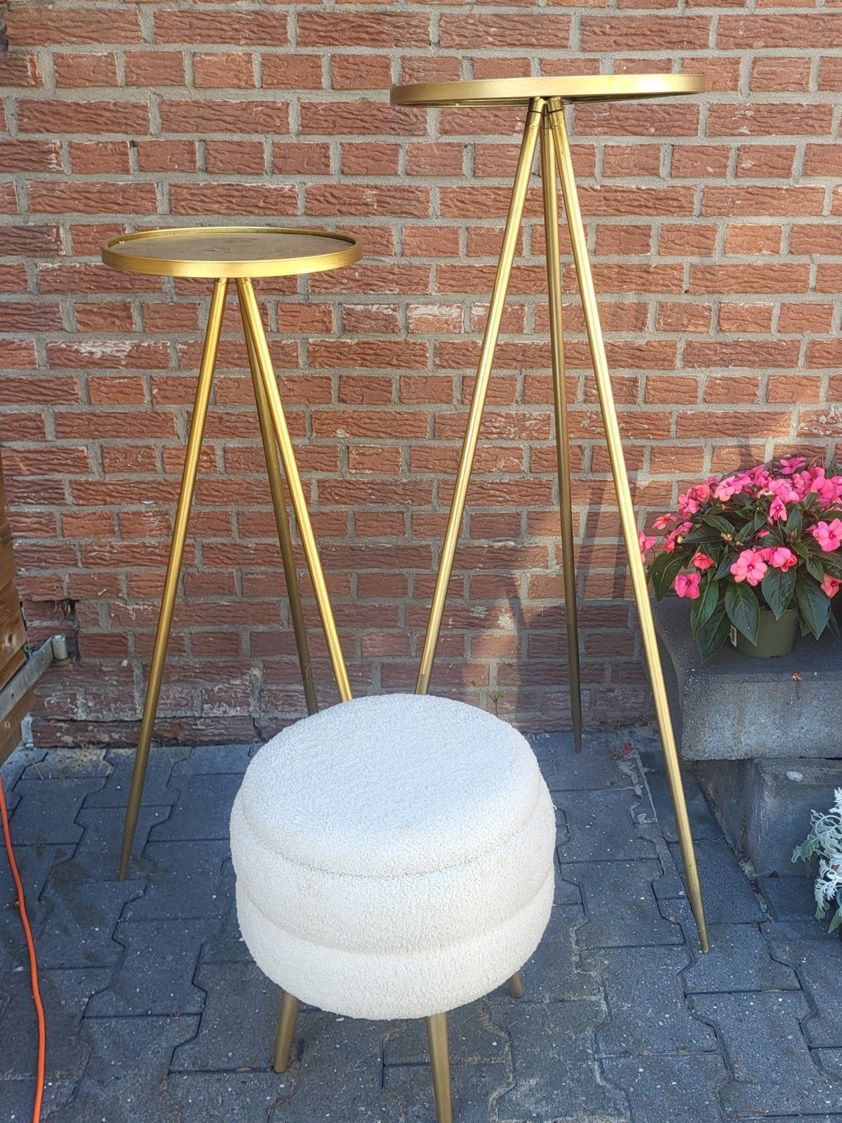 bij zet tafeltjes goudkleurig en poef nette staat, Ophalen, Minder dan 55 cm, Metaal of Aluminium, Rond
