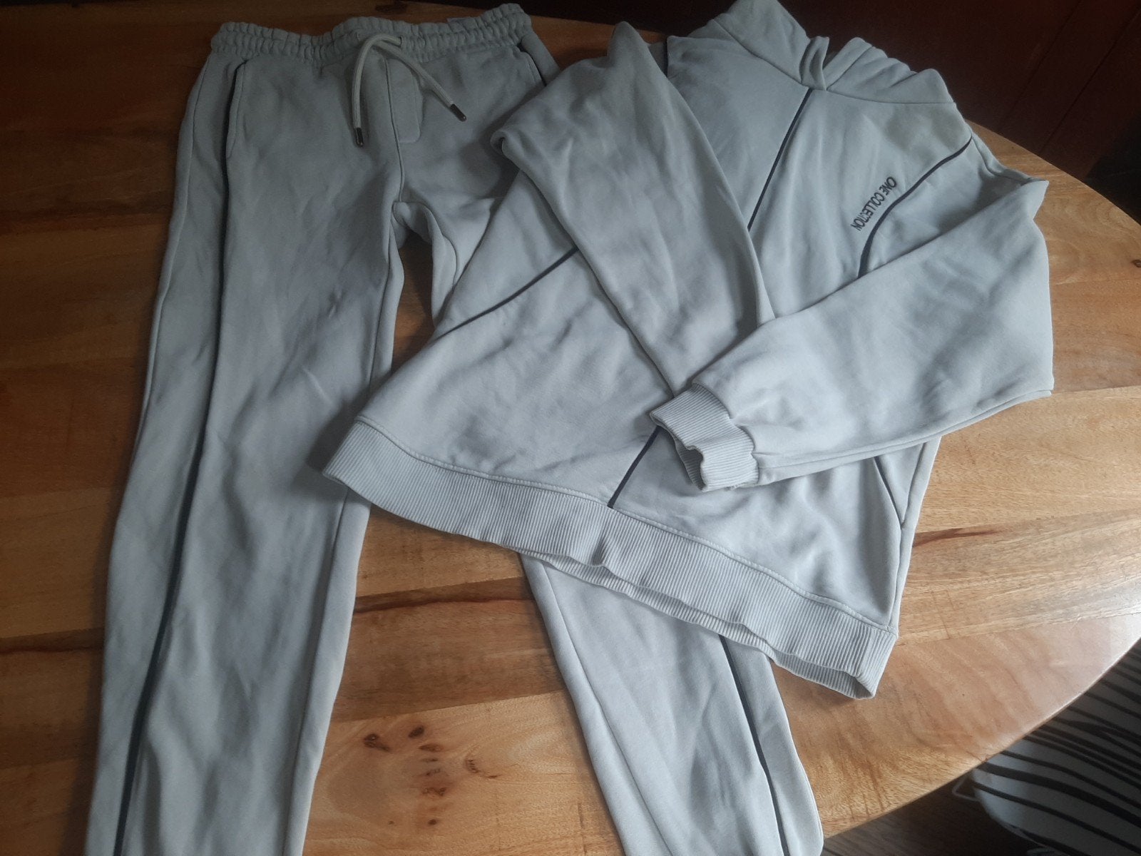 Nik & Nik Crème Joggingpak Maat 152, Jongen of Meisje, Ophalen of Verzenden, Zo goed als nieuw, Setje